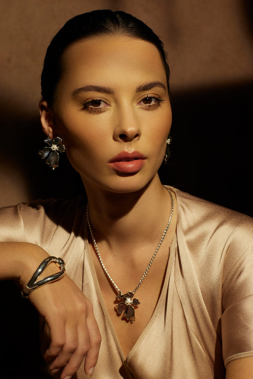 Silver flower necklace